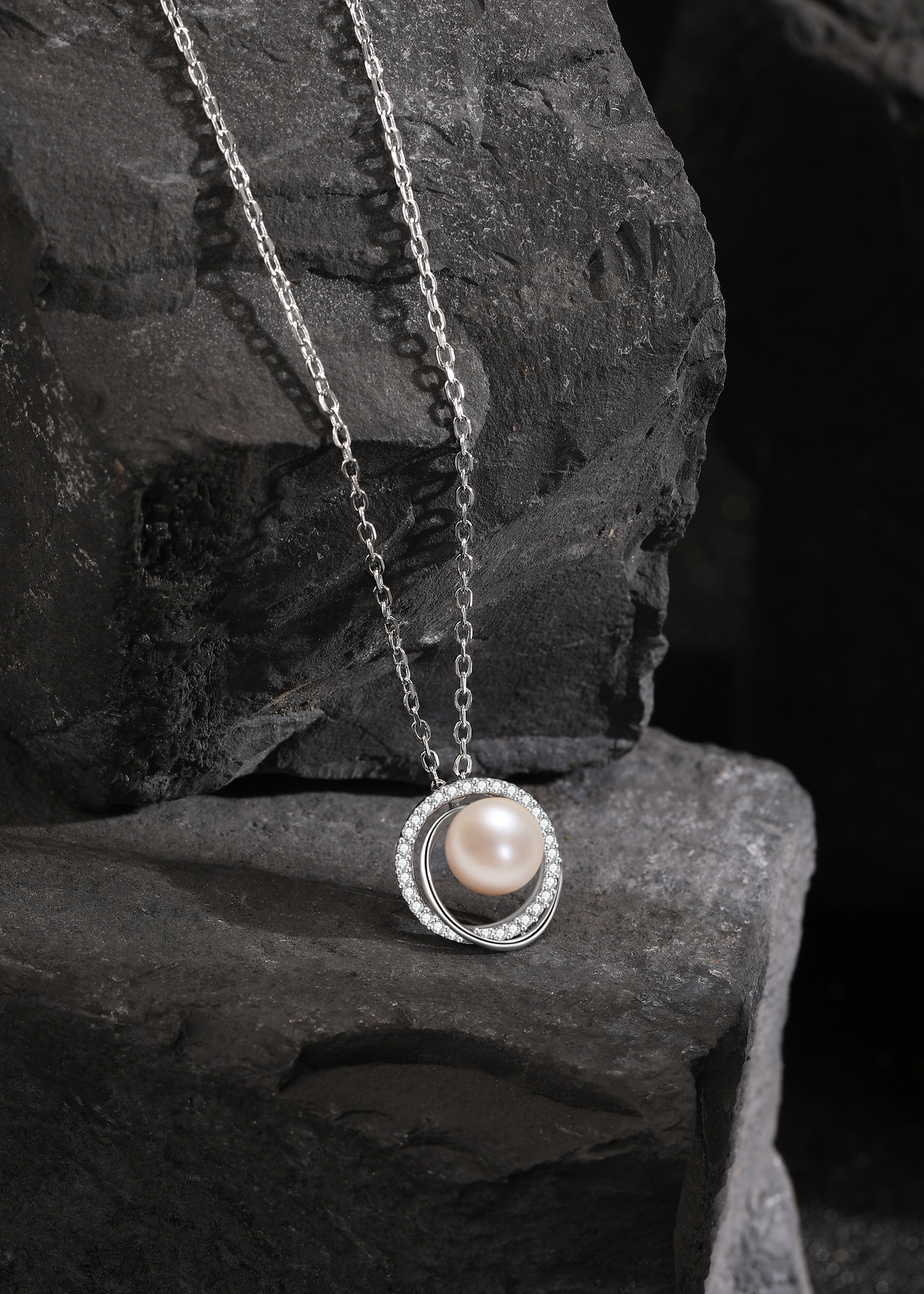 Choccy Kiss “Black Kiss” Star Orbit Pearl S925 Sterling Silver Necklace