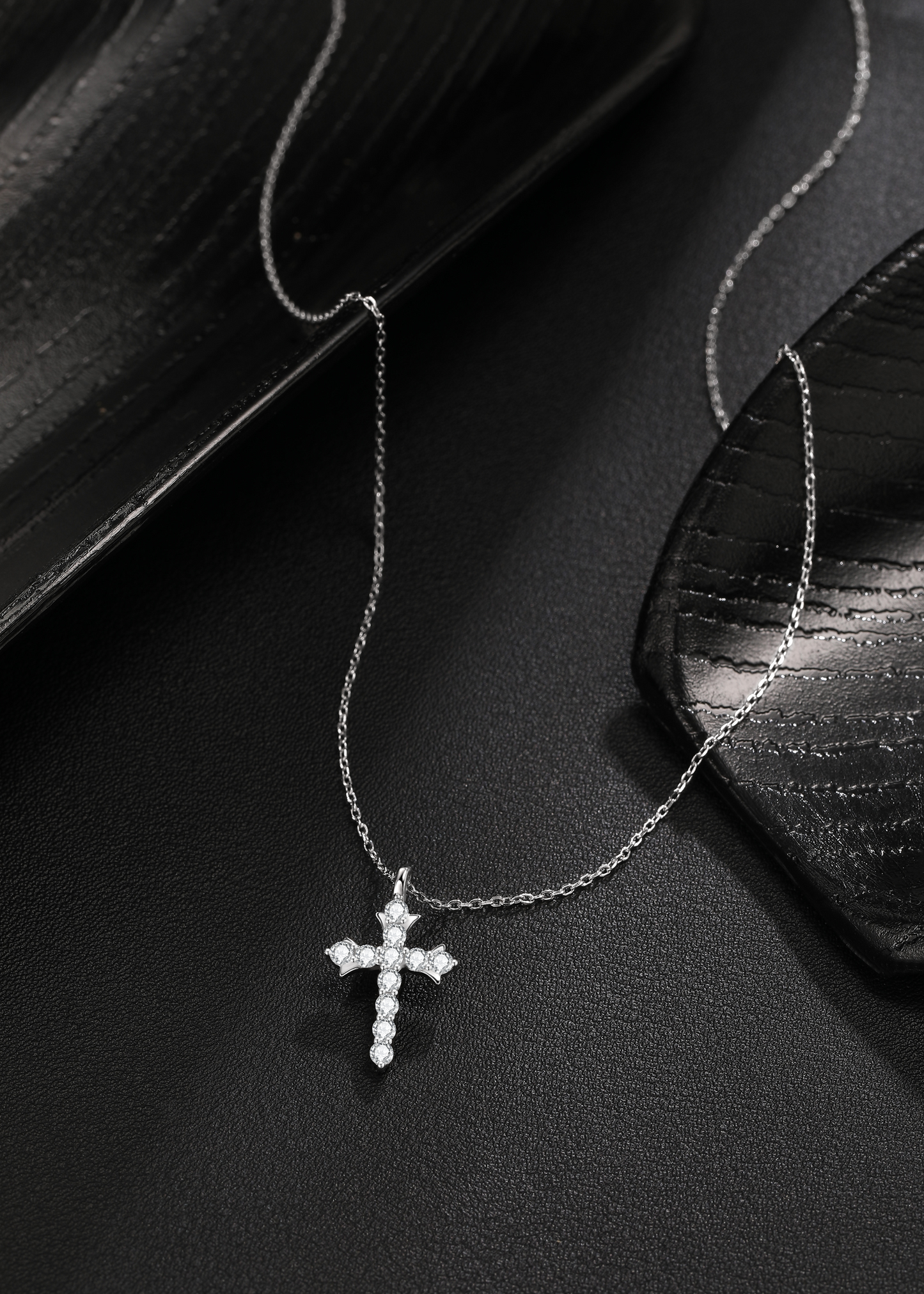 Choccy Kiss “Black Kiss” Cross S925 Sterling Silver Necklace